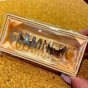 UNREAL Magnetic Lashes